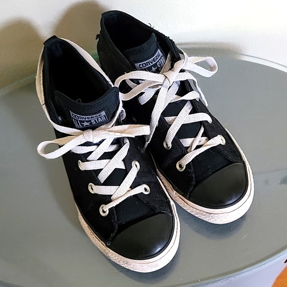 Converse Chuck Taylor AllStar High Tops - Picture 2 of 8